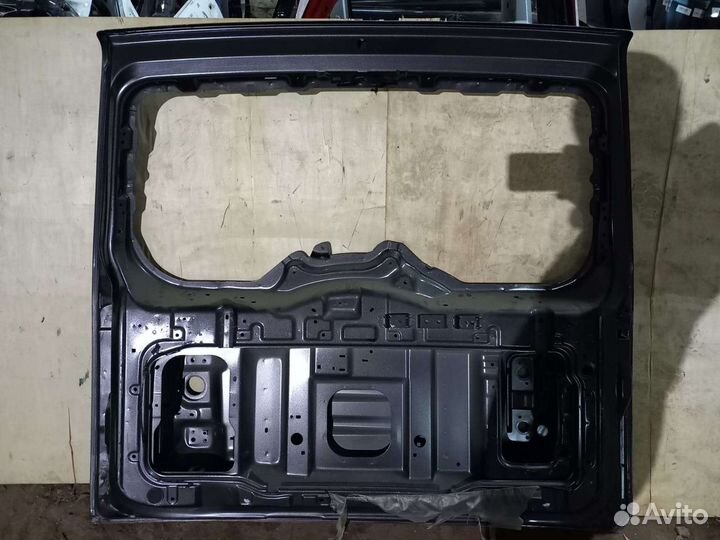 Крышка дверь багажника Mitsubishi Pajero 4