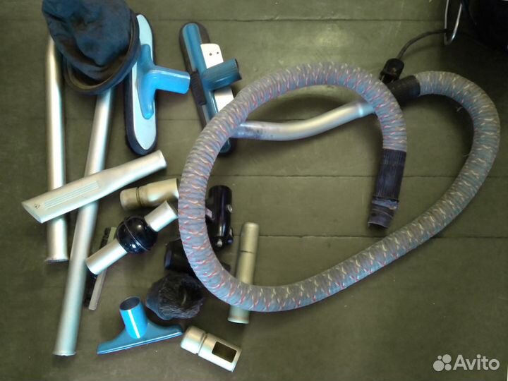 Антикварный ретро винтажный пылесос 