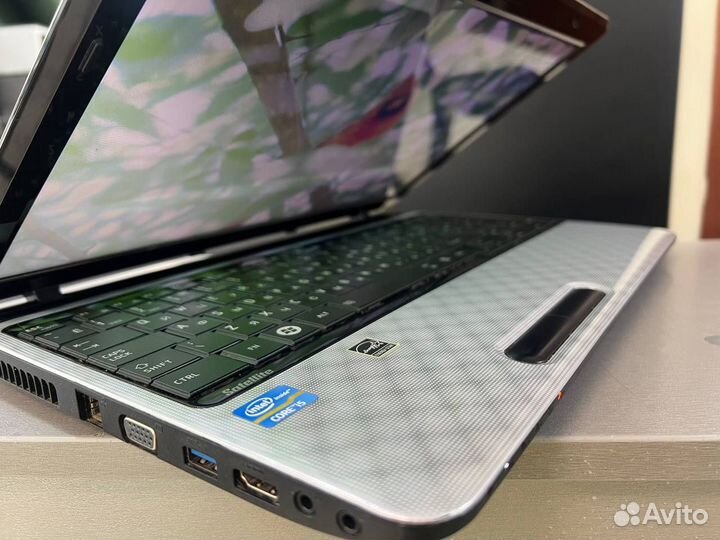 Ноутбук Toshiba i5 / GT 520M / SSD 120GB