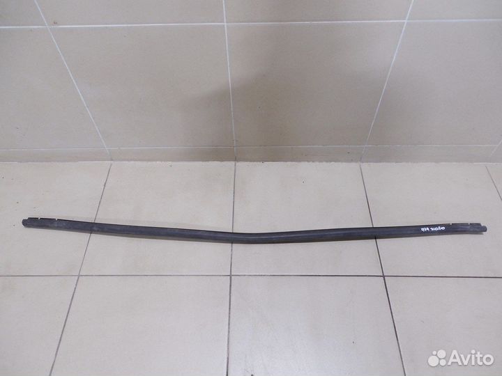 Уплотнитель капота Fusion 2002-2012