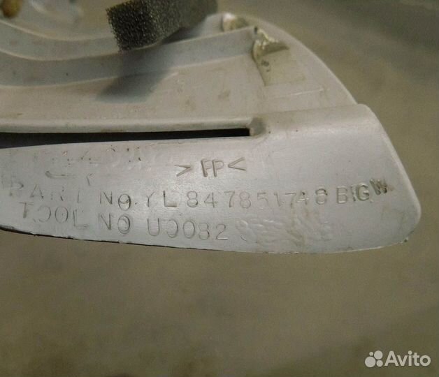 Обшивка стойки задней правой Ford Escape 1