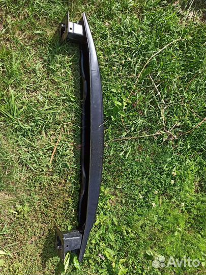 Усилитель заднего бампера Тигуан