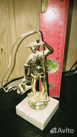 Статуэтка наградная 