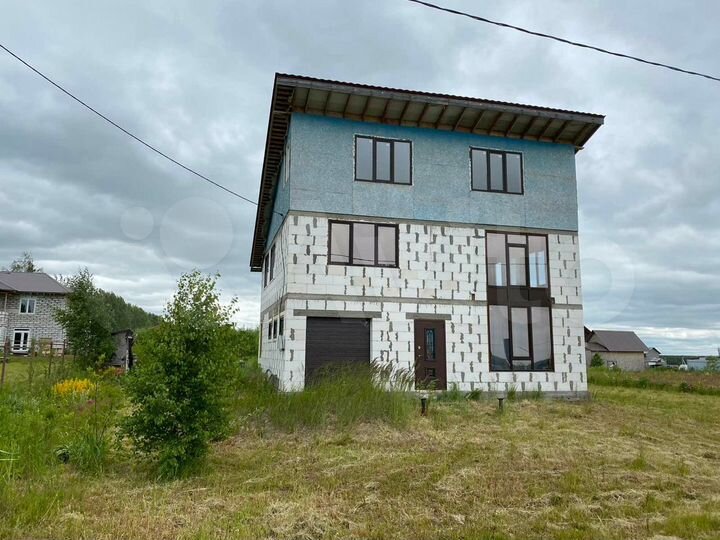 Дом 206 м² на участке 12 сот.