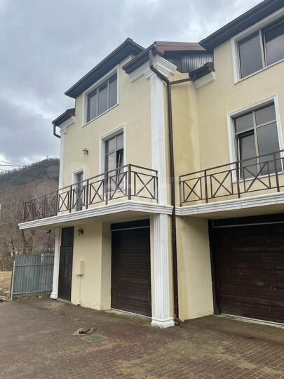 Таунхаус 180 м² на участке 1,5 сот.