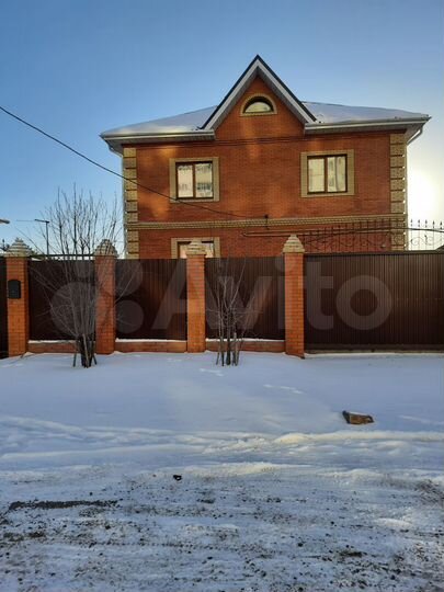 Коттедж 300 м² на участке 7 сот.