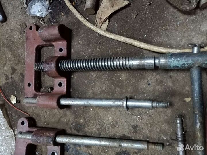 Тиски столярные СССР винты тропеция