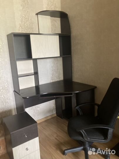 Компьютерный стол