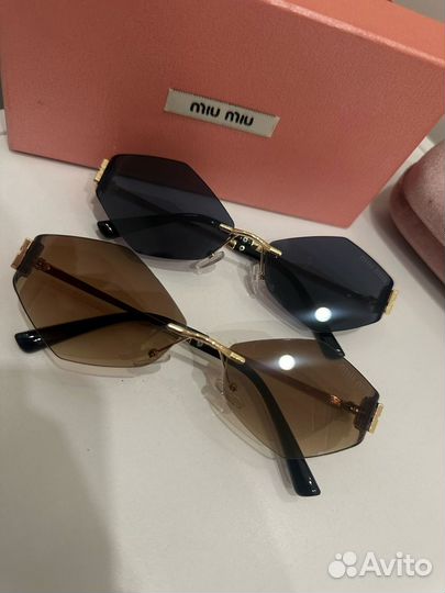 Солнцезащитные очки Miu Miu все цвета