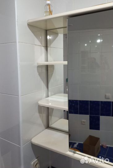 Полка для ванной с зеркалом