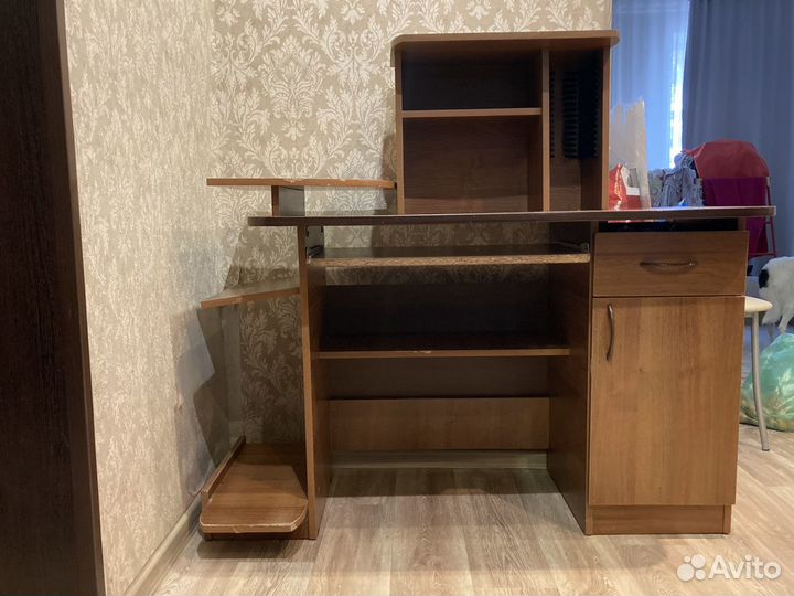 Компьютерный стол