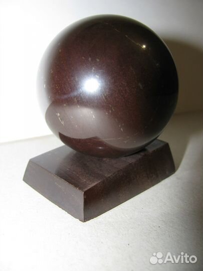 Окаменелое дерево (шар на подставке)