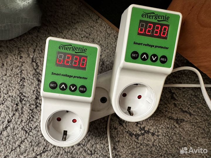 Реле напряжения c дисплеем Energenie EHB8-2