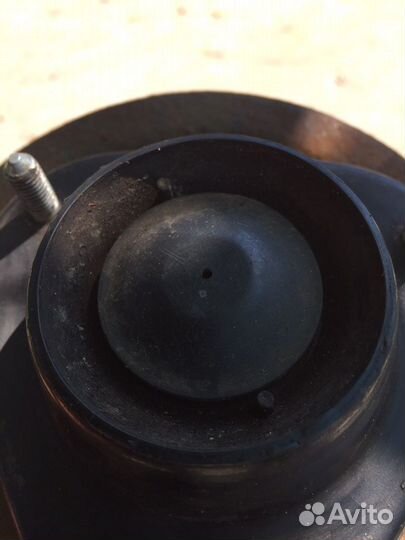 Стойка передняя правая в сборе