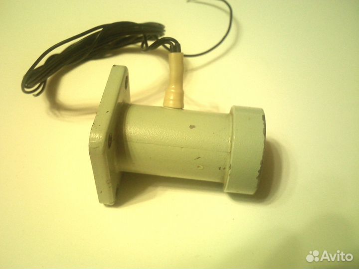 Поляризатор для прямофокусной антенны