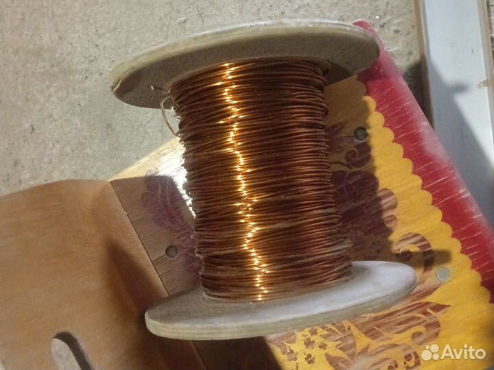 Медная проволока в катушках