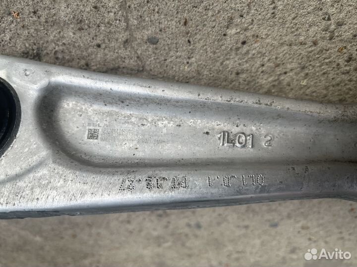 Б\у Поперечные передние рычаги на tesla 3(2шт)