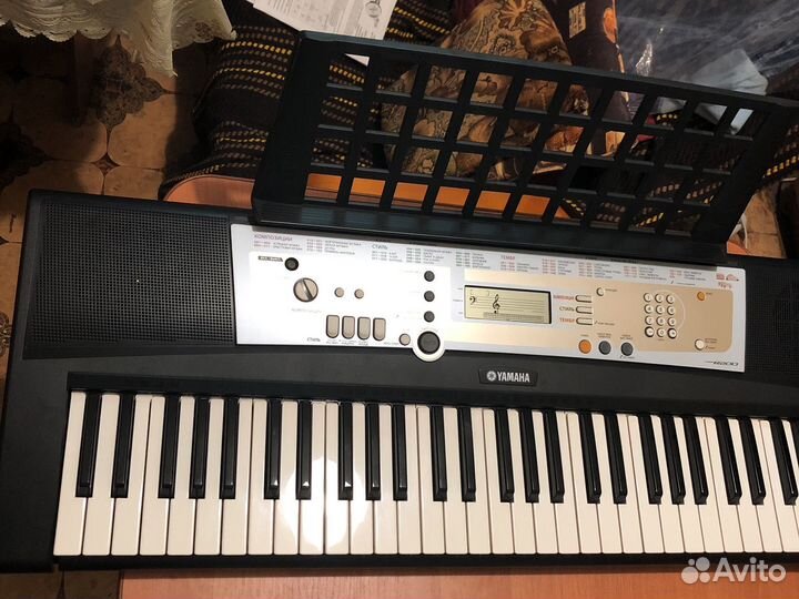 Синтезатор Yamaha psr-R200