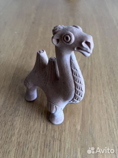 Фигурка верблюда
