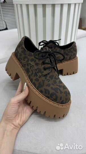 Лоферы женские