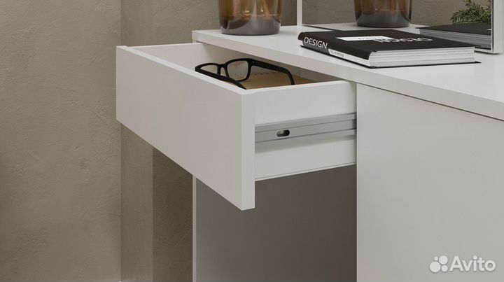 Туалетный стол в детскую комнату