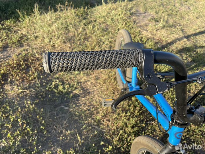 Трюковой велосипед BMX atom