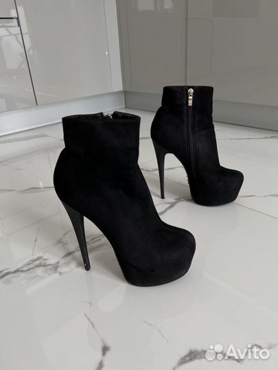 Удобные и очень красивые ботильоны