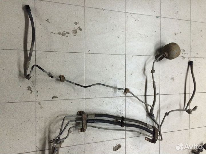 Магистраль ресивера пневмоподвески Мерседес 215