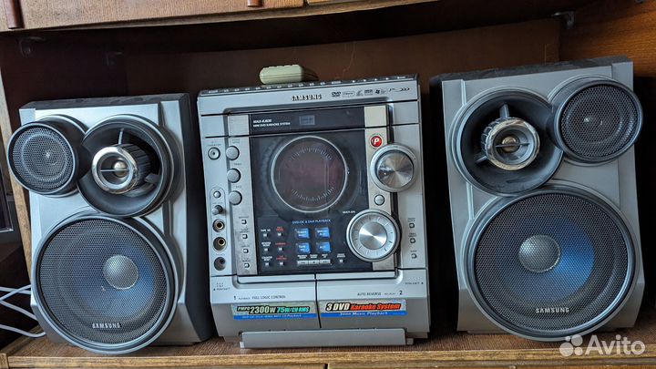 Музыкальный центр