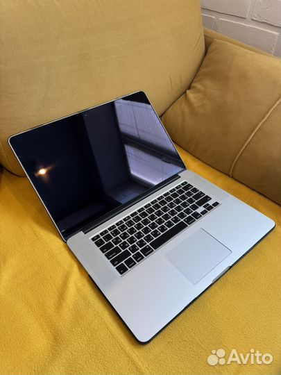 Apple Macbook Pro 15 2015 i7 16/512
