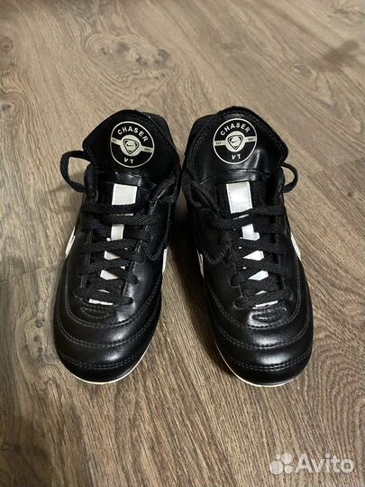 Футбольные бутсы nike