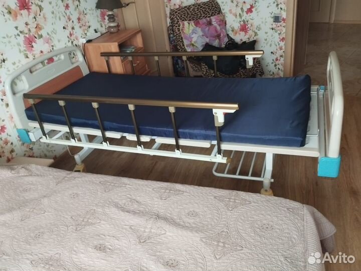 Медицинская кровать для лежачих больных