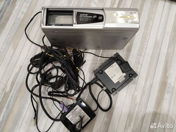 Alpine NVE M300p + KCE-250BT + CDchanger