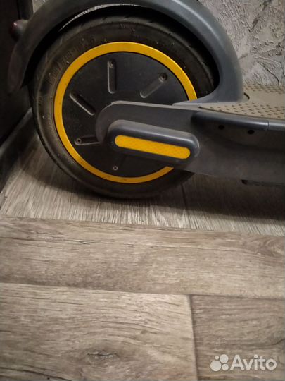 Электросамокат Hiper Triumph M100