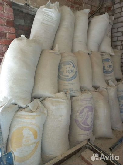 Опилки в мешках