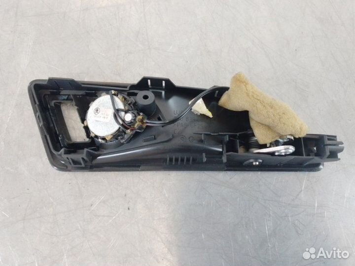 Ручка двери задней внутренняя левая Skoda Octavia