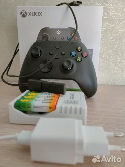 Xbox Wireless Controller + беспроводной адаптер
