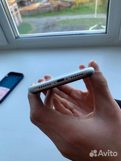 iPhone Xr, 64 ГБ
