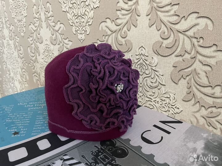Шапка из шерсти женская