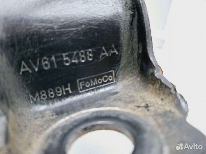 Кронштейн крепления переднего стабилизатора Ford