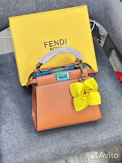 Женская сумка fendi