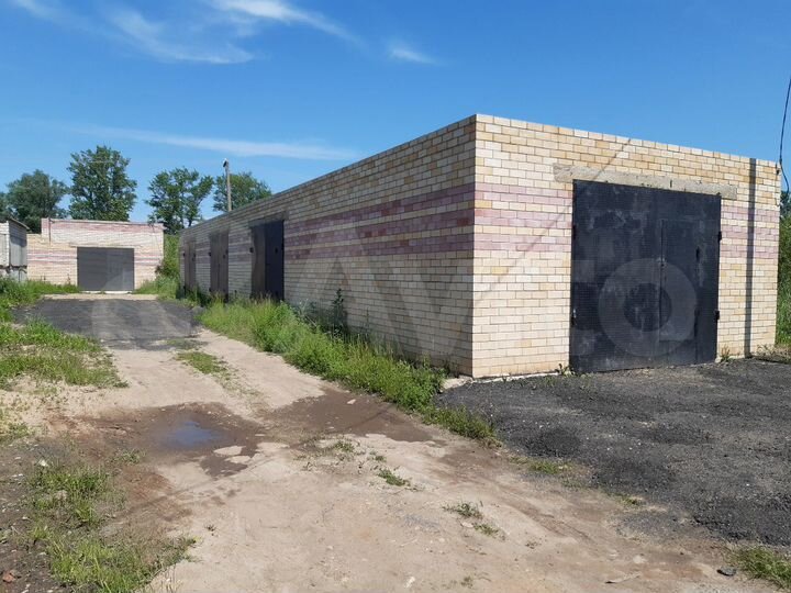 Гараж, > 30 м²