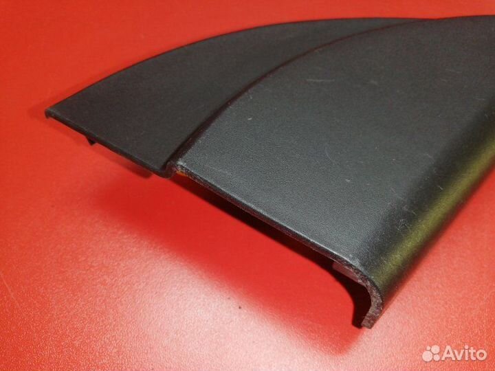 Уголок двери внутренний правый Hyundai Solaris RB