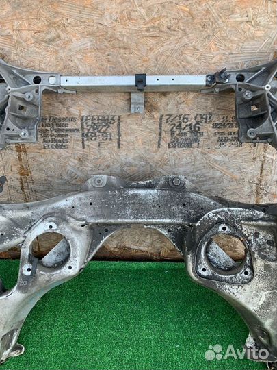 Подрамник передний Bmw 528 F10 3.0 N52B30 2011