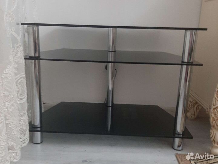 Стеклянная тумба под тв