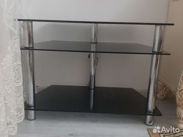 Стеклянная тумба под тв