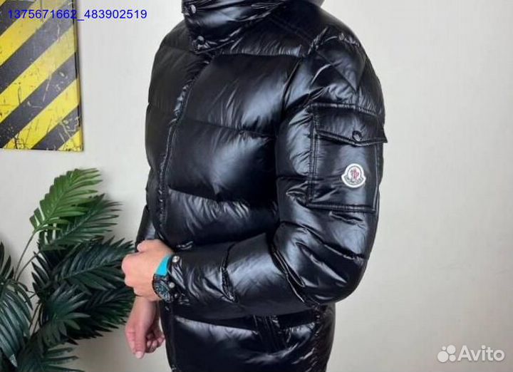 Пуховик Moncler: блеск и тепло в одном
