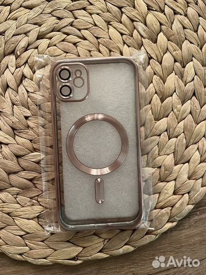 Чехол на iPhone 11