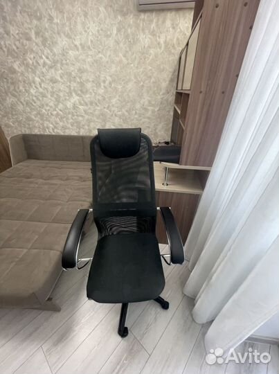 Компьютерный стол и стул