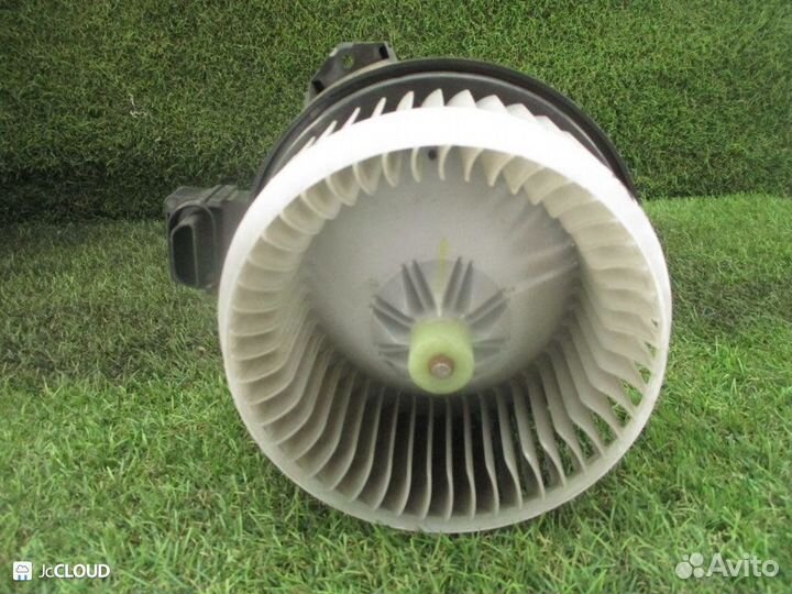 Мотор печки на honda insight ZE2 LDA